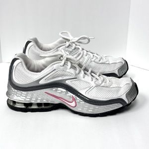 Women’s Nike Reax shoe, new condition.